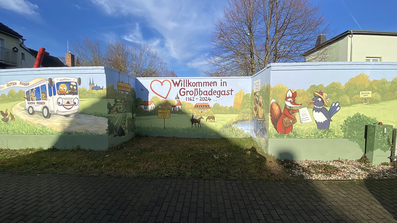 Wandbild aus der Mitte des Dorfes